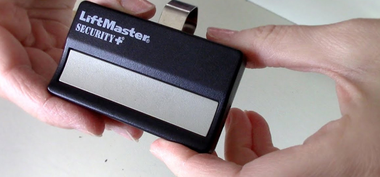 chamberlain garage door remote battery in Niagara Falls