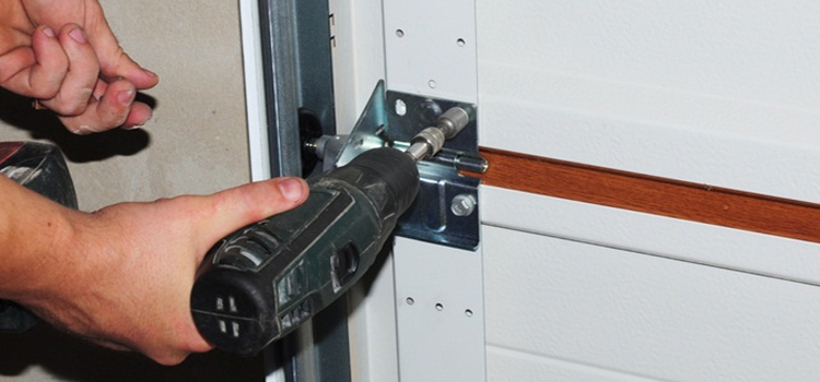 residential garage door service in Niagara Falls